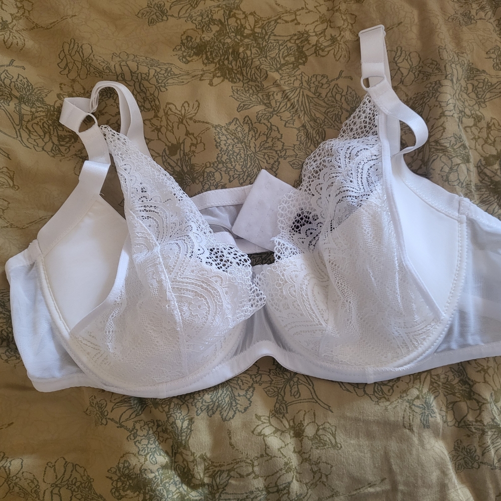 Adore Me White Lace Underwire Bra